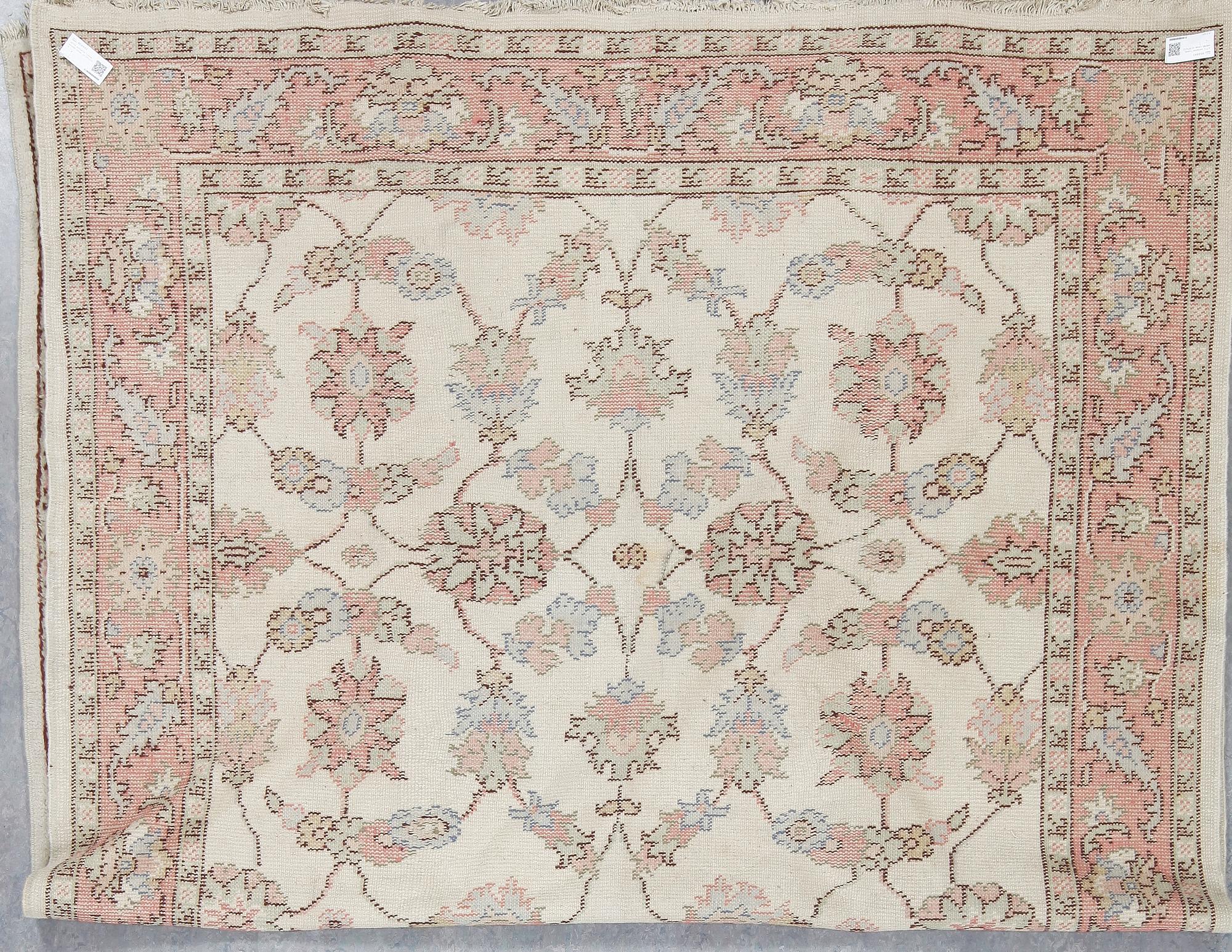 MATTA, semiantik Turkisk, sannolikt Ushak, ca 357x232 cm.