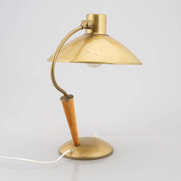 Einar Bäckströms Metallvarufabrik, a table lamp, model '3932', 1940-50s. Provenance Sven Lundh.