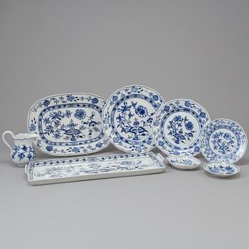 A 29 piece dinner service, 'Onion pattern', Meissen. 20th century.