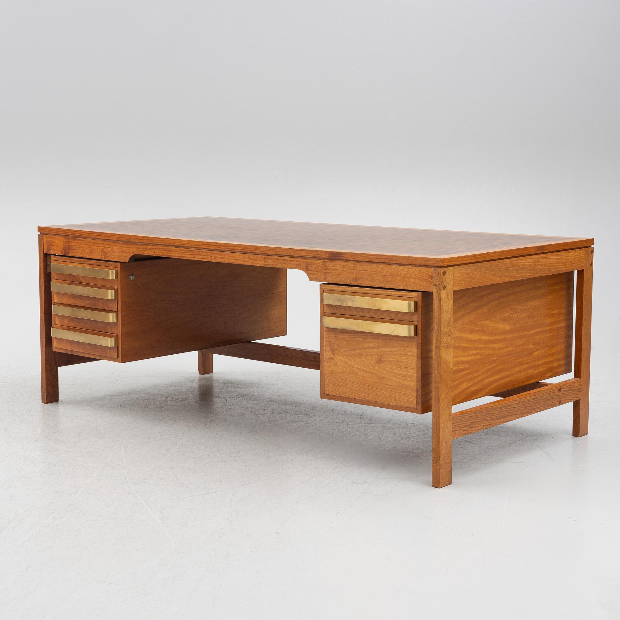 Gorm Christensen & Rolf Middelboe, skrivbord med sideboard, Tranekaer, Danmark, 1960-tal.