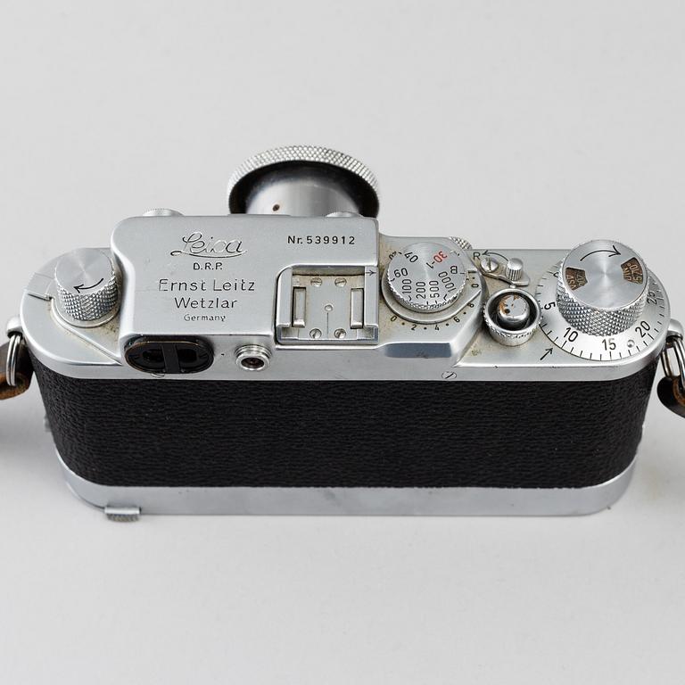 LEICA IIIf, 1950-51, with several objectives and acessoaries.