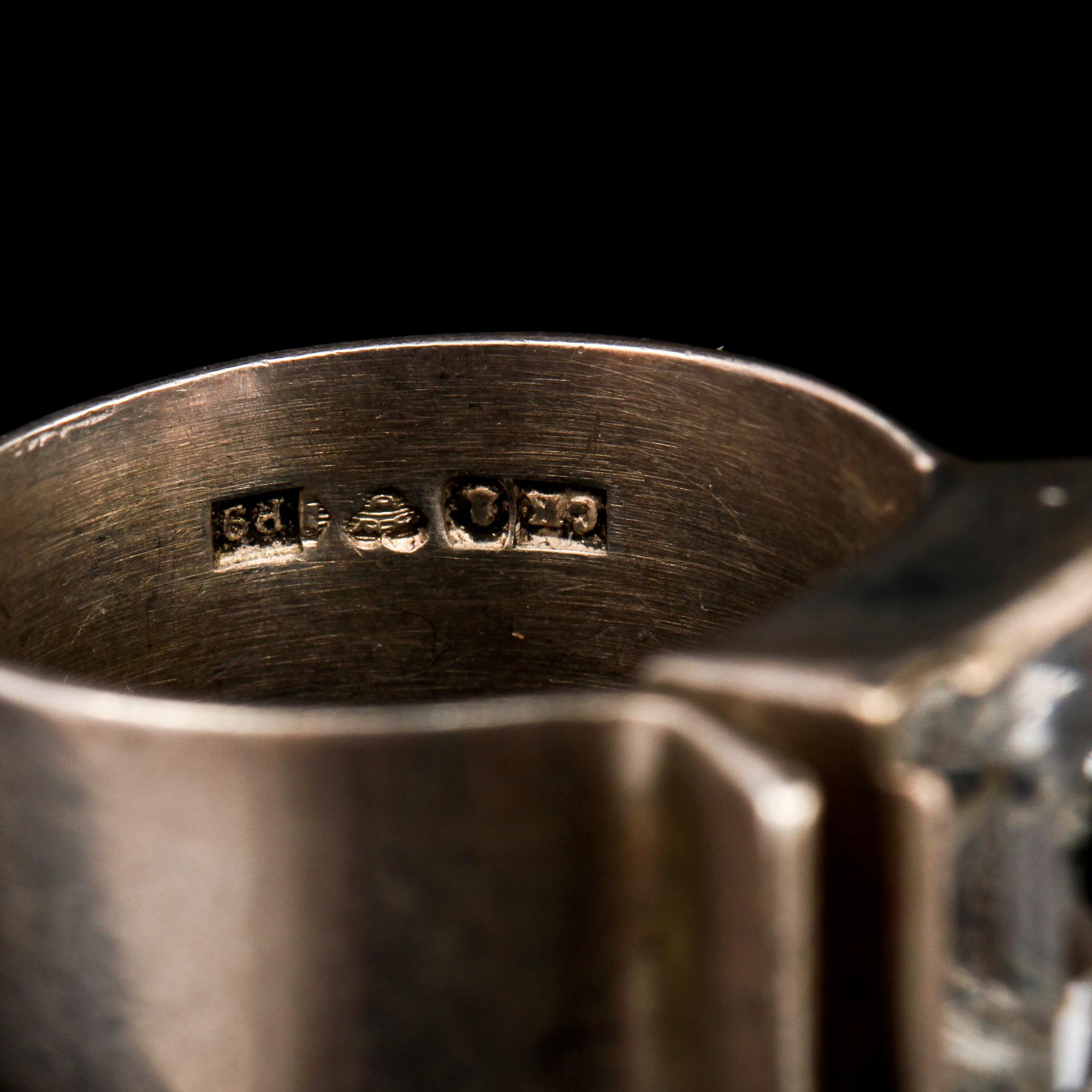 RING, silver samt fasettslipad bergskristall, Kaplans, Stockholm, 1965. Vikt 8 g.
