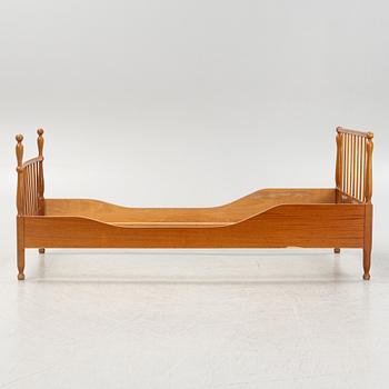 Josef Frank, sängram, modell B 860, Firma Svenskt Tenn, 1900-talets mitt.