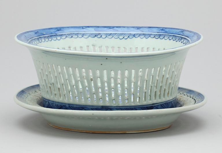 GALLERSKÅL MED FAT, porslin, Kina, 1800-tal.