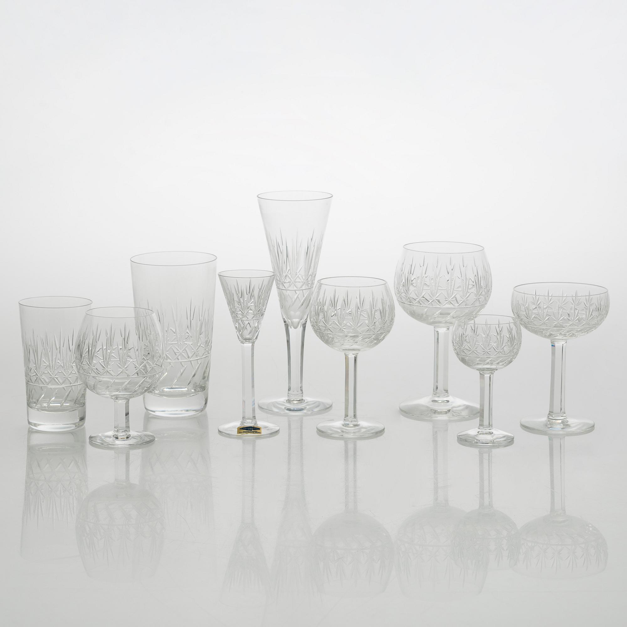 A 131-piece glas service, "Leo" for Nuutajärvi Notsjö, mid-20th century.