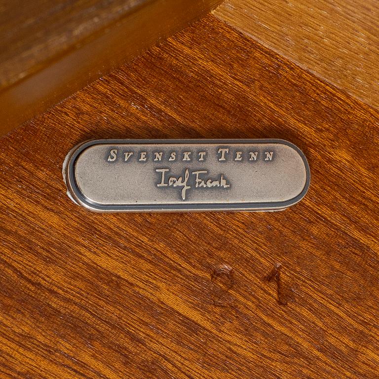 Josef Frank, soffbord, modell 2139, Firma Svenskt Tenn, efter 1985.