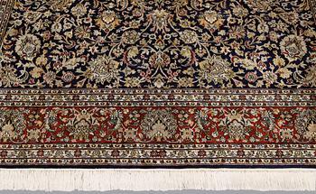A silk Kashmir carpet, ca 280 x 188 cm.
