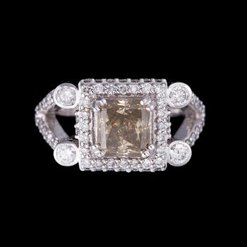 RING, 9K guld, färgad diamant, diamanter. Vikt ca 5,8 g.