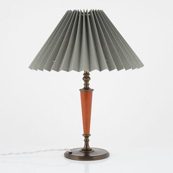 Erik Tidstrand, a pair of table lamps, model "26551", Nordiska Kompaniet, Sweden 1920s.