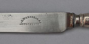 BESTICKUPPSÄTTNING I SCHATULL, 6 delar, silver, L Larsson & Co, Stockholm, 1872, resp Ryssland 1875. Tot vikt ca 196g.