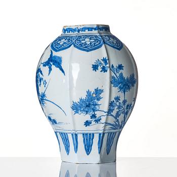 A Dutch faience jar, 18th century.