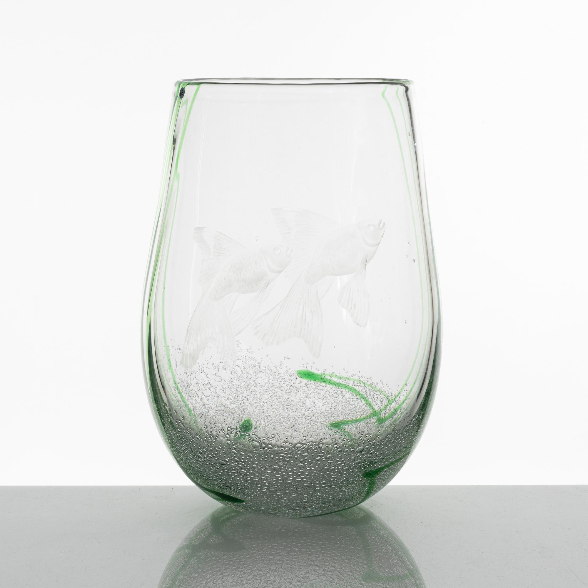 Vicke Lindstrand, a 'Sjögräs' vase, Orrefors, 1942.