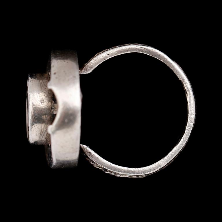 ARMBAND samt RING, silver, med bergkristaller, 1970-tal. Vikt ca 20 gram.