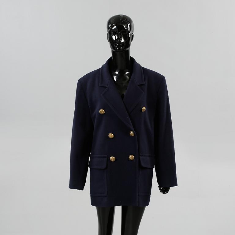 JACKA, Yves Saint Laurent.