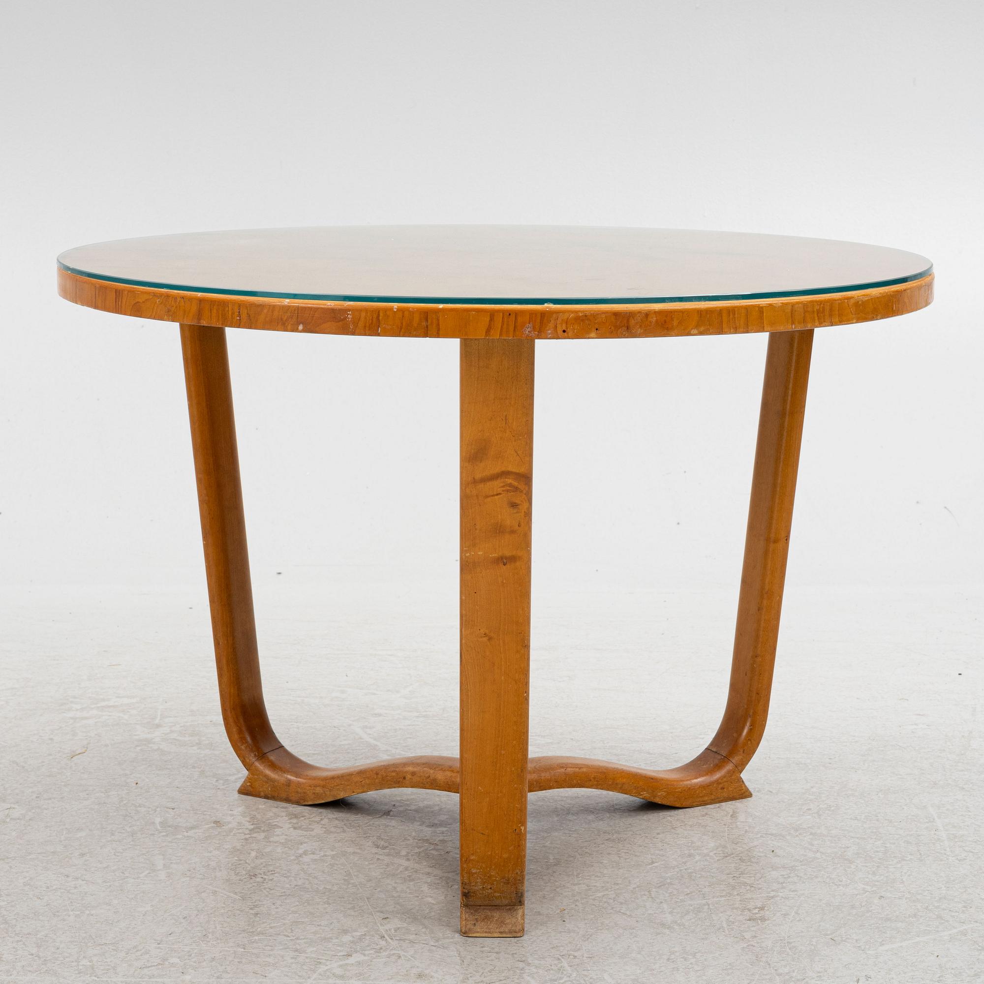 Coffee table, first half of the 20th century.