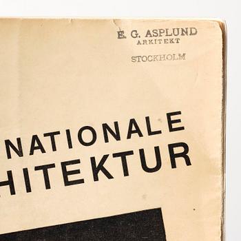 Bok, Walter Gropius, "Internationale Architektur" (Bauhausbücher 1), 1927, med dedikation till Gunnar Asplund.