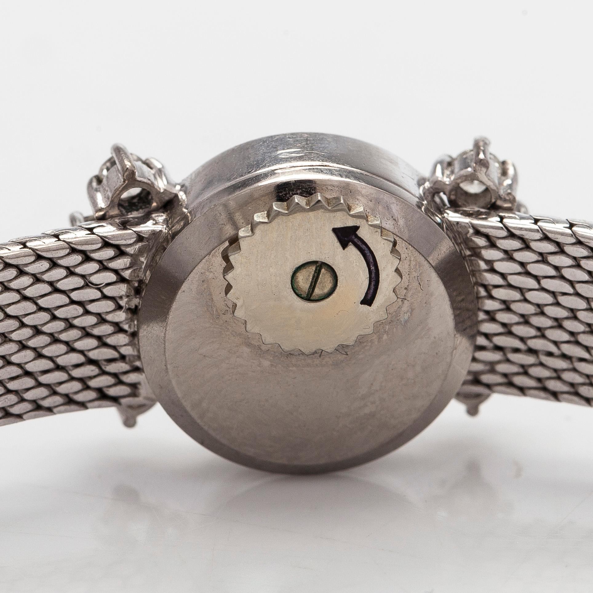 Universal Genève, wristwatch, 15 mm.