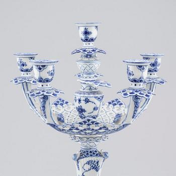 KANDELABER, porslin, "Musselmalet", Royal Copenhagen, 1974-78.