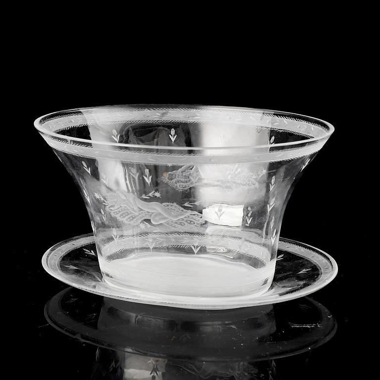 Edward Hald, An engraved Orrefors glass bowl with stand, first half of 20th Century.