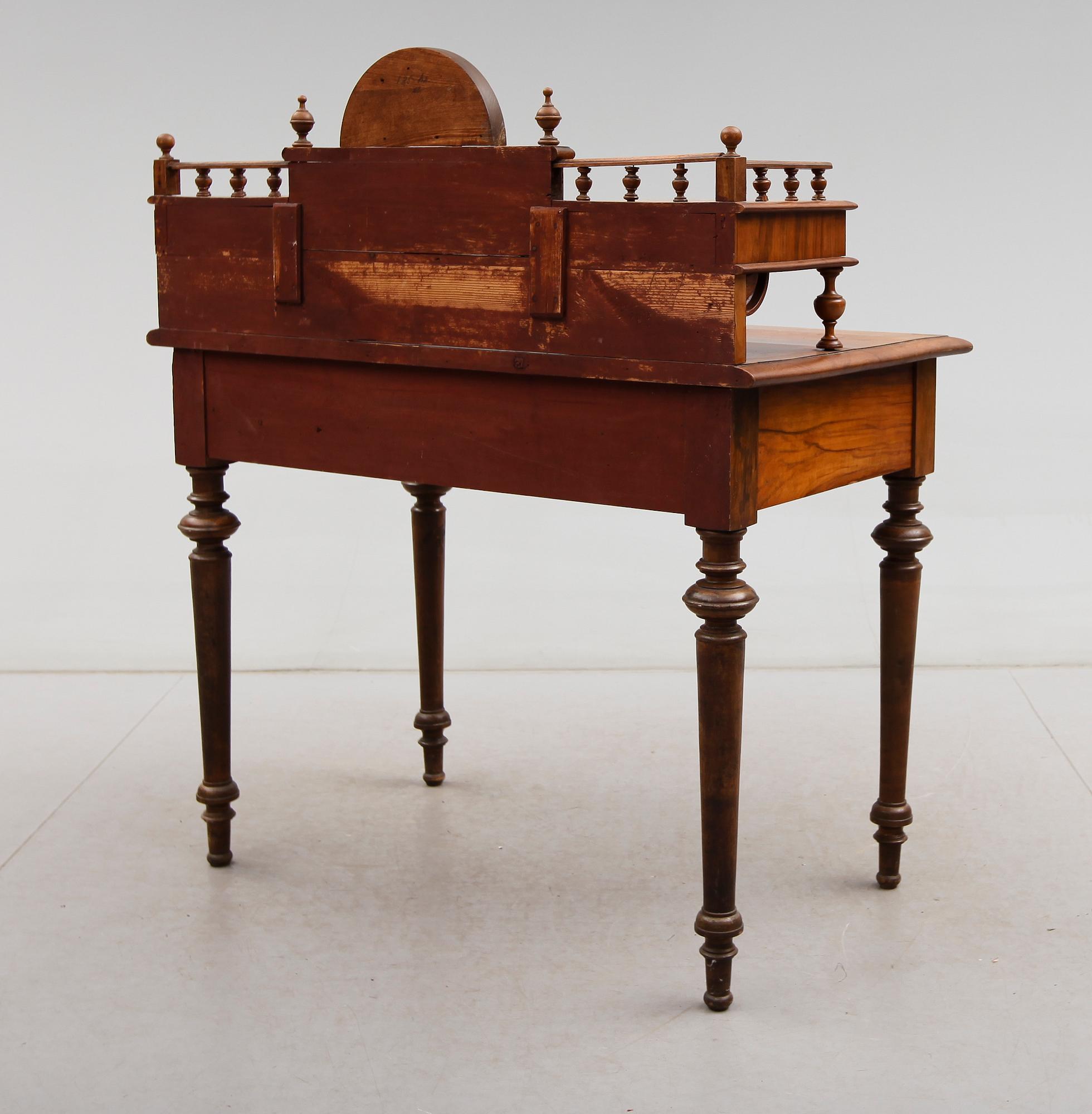 SKRIVBORD, 1800-talets andra hälft.