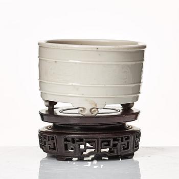 A blanc de chine censer, Qing dynasty, Kangxi (1662-1722).