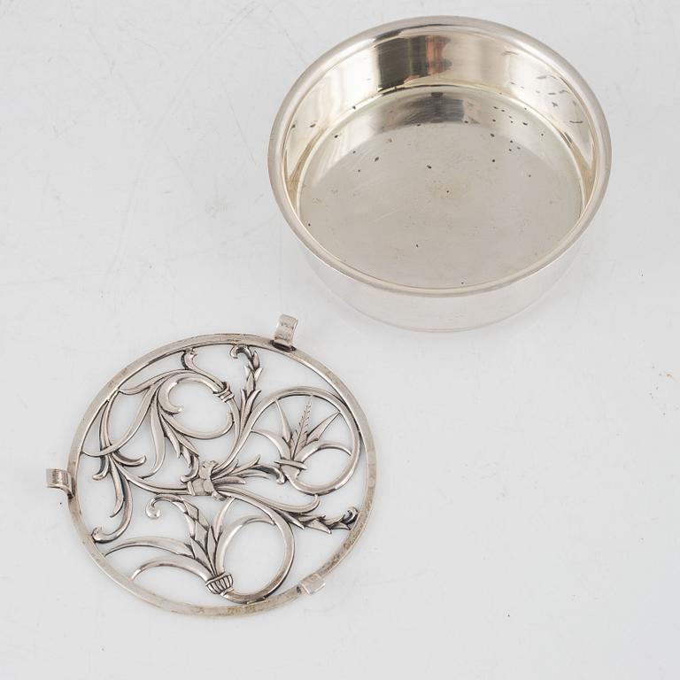 Atelier Borgila, a sterling silver ashtray, Stockholm 1940.