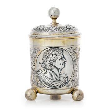 139. A German Baroque parcel-gilt silver cup and cover, mark of Johann I Drentwett, Augsburg 1695-1700.