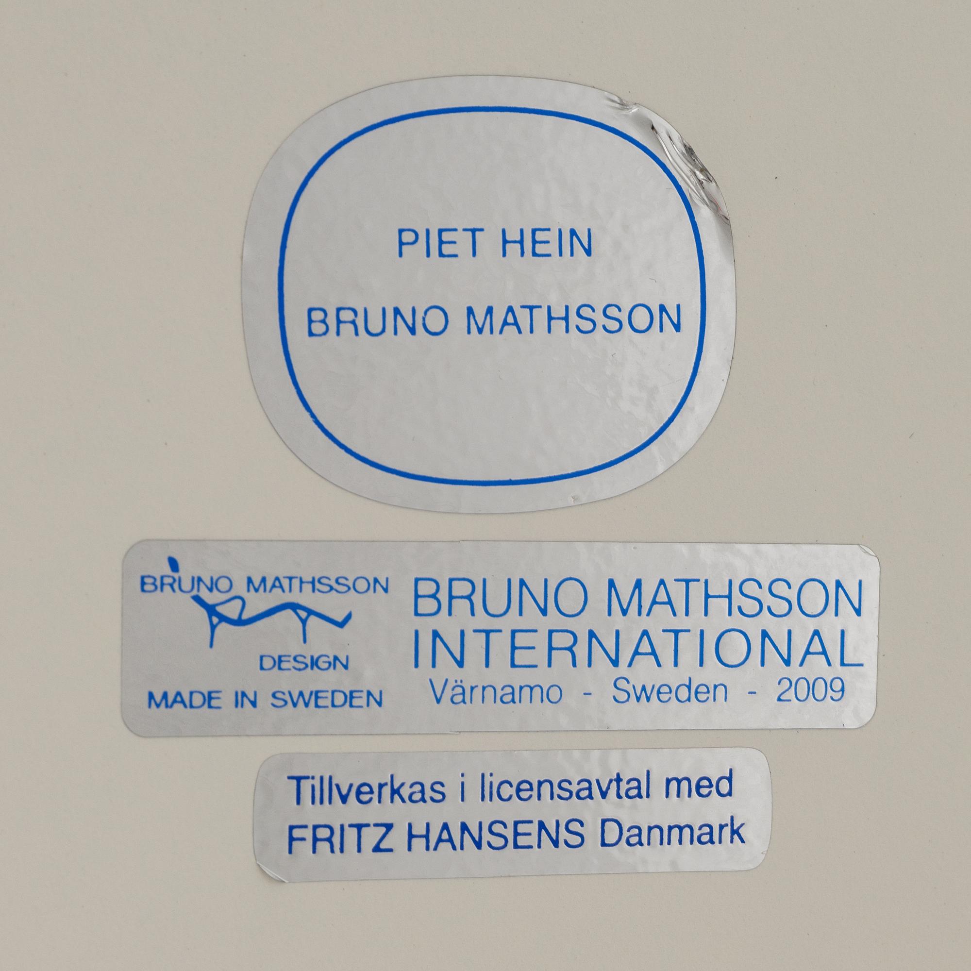 Bruno Mathsson & Piet Hein, dining table, "Superellipse", Mathsson International, 2009.