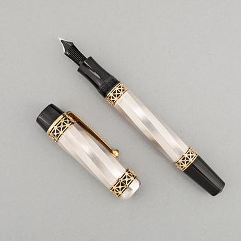 RESERVOARPENNA, Mont Blanc, numrerad 1108/4810, modellen lanserades år 2000.