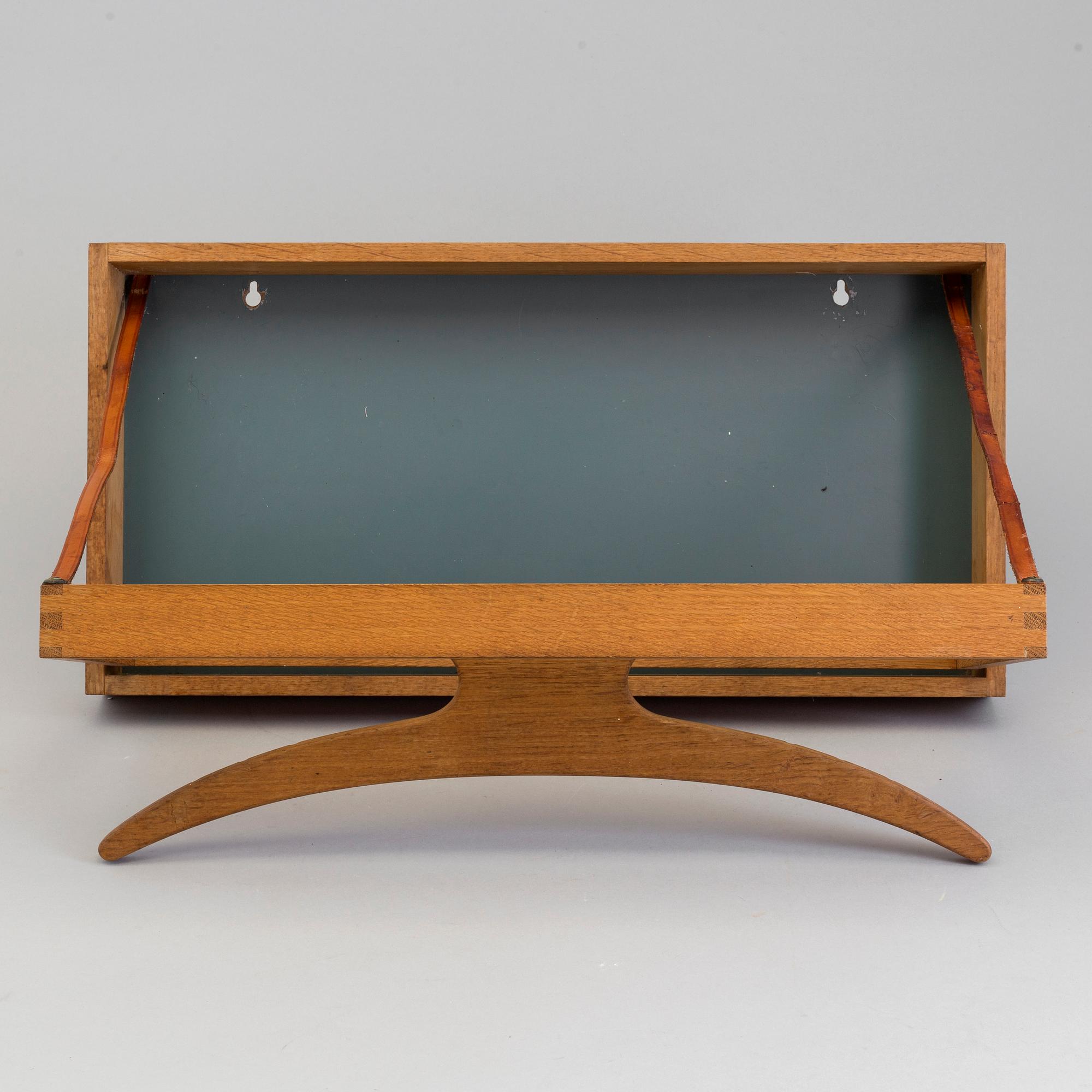 ADAM HOFF POUL ØSTERGAARD, herrbetjänt, Virum Möbelsnickeri Danmark 1900-talets andra hälft.