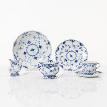 Coffee service, 37 pieces, "Musselmalet Helblonde", Royal Copenhagen.