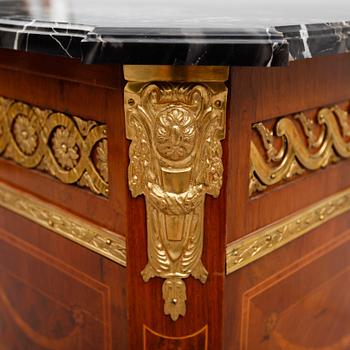 PRAKTBYRÅ, gustaviansk stil, 1900-talets första hälft.