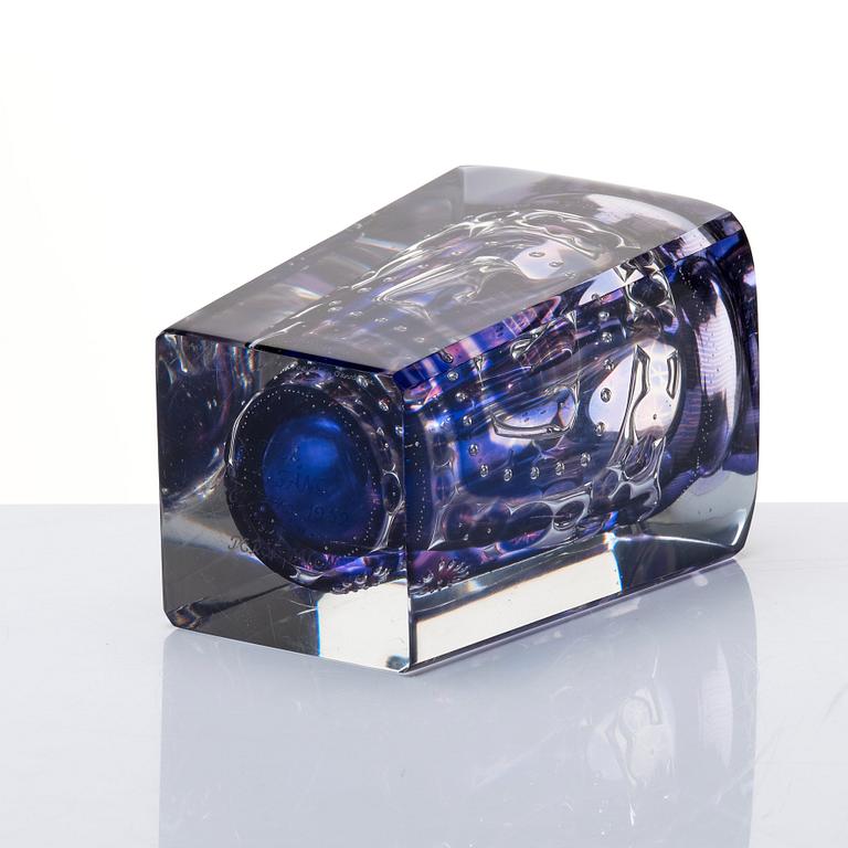 Edvin Öhrström, an 'Ariel' glass vase, Orrefors 1952.
