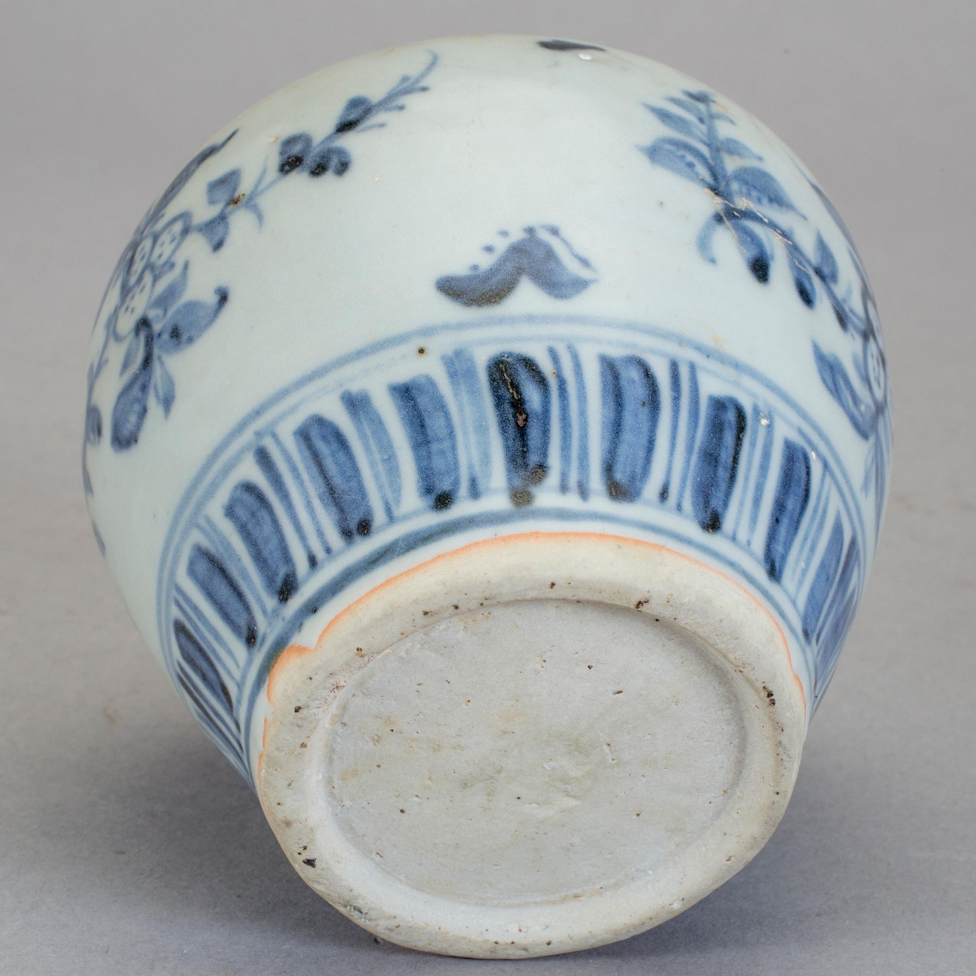 URNA, porslin, Kina, Ming (1368-1644).