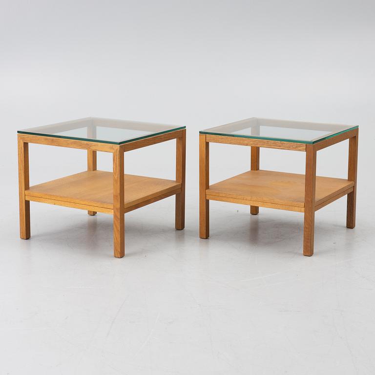 A pair of side tables, Fogia.