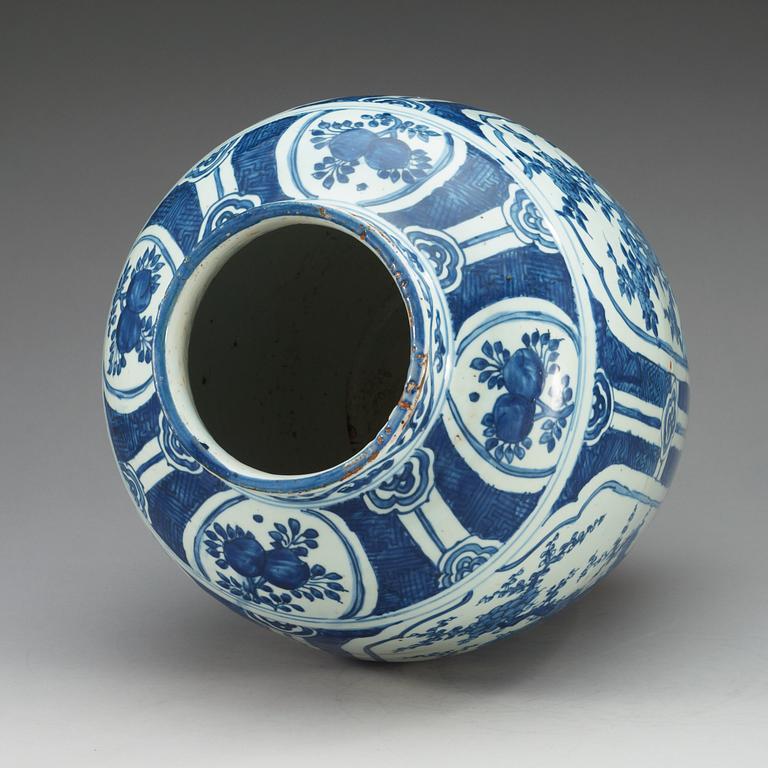 A large blue and white jar, Ming dynasty, Wanli (1573-1620).