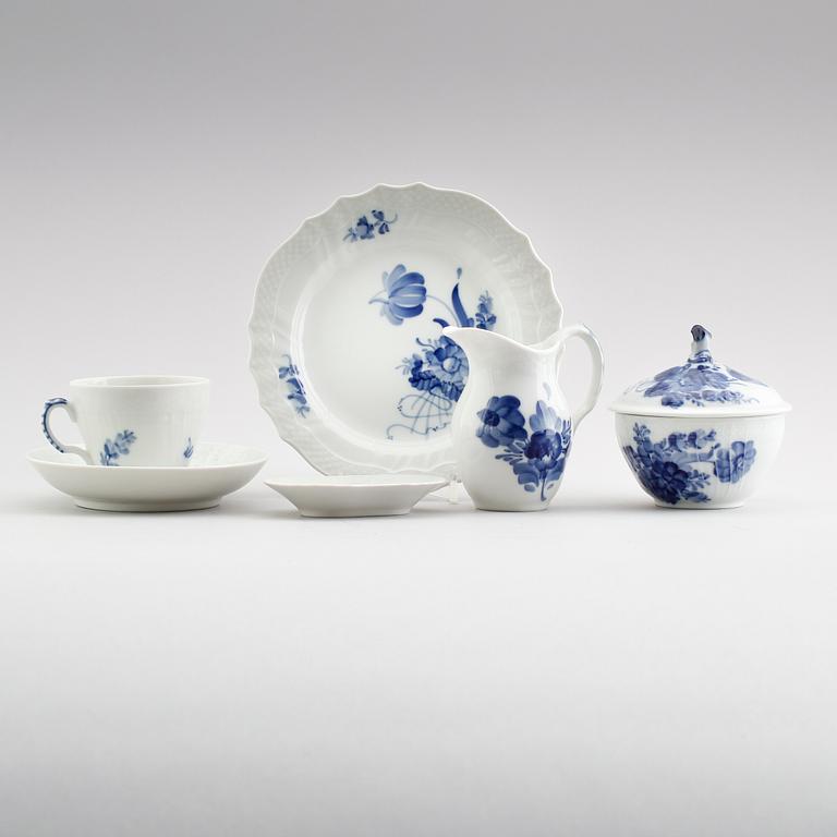 KAFFESERVIS, 26 delar, porslin, "Blå Blomst", Royal Copenhagen.