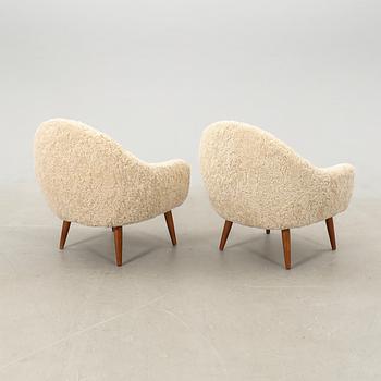 Armchairs, a pair from the mid-20th century.