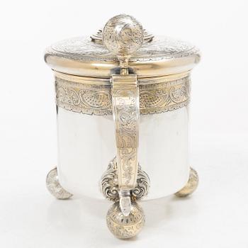 C.G. Hallberg, Dryckeskanna, silver, Stockholm 1928.