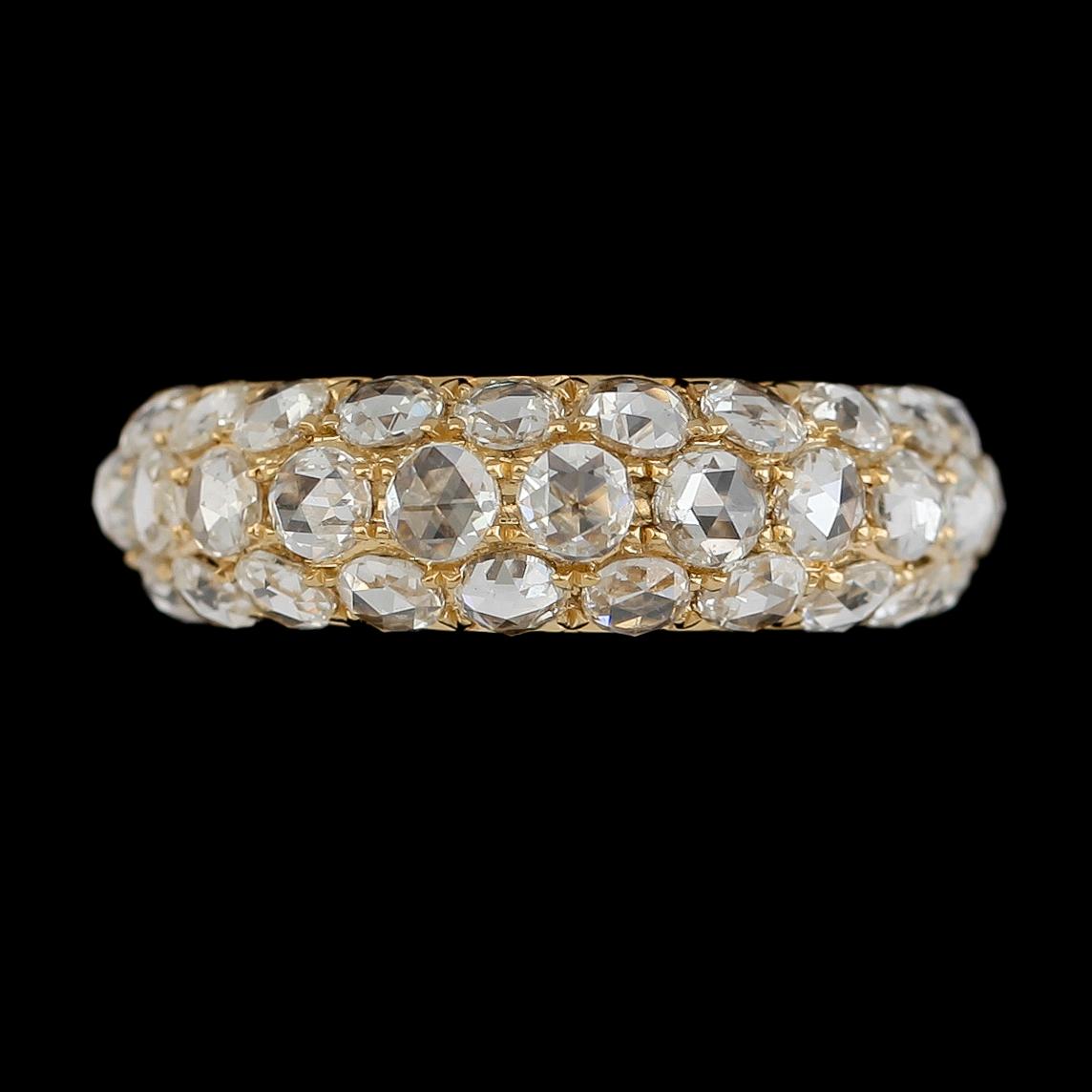 RING, 18K guld, rosenslipade diamanter tot ca 2.20 ct.