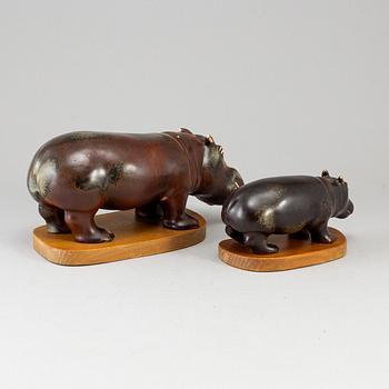GUNNAR NYLUND, 2 stoneware figurines, Rörstrand.