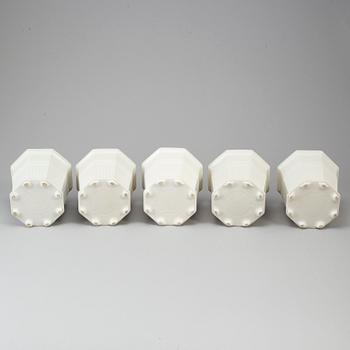Five porcelain flowerpots by Prins Eugen.
