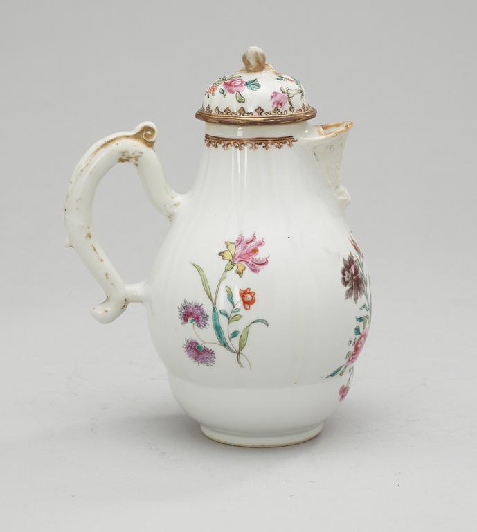 A famille rose pot with cover. Qing Dynasty, Qianlong (1736-95).