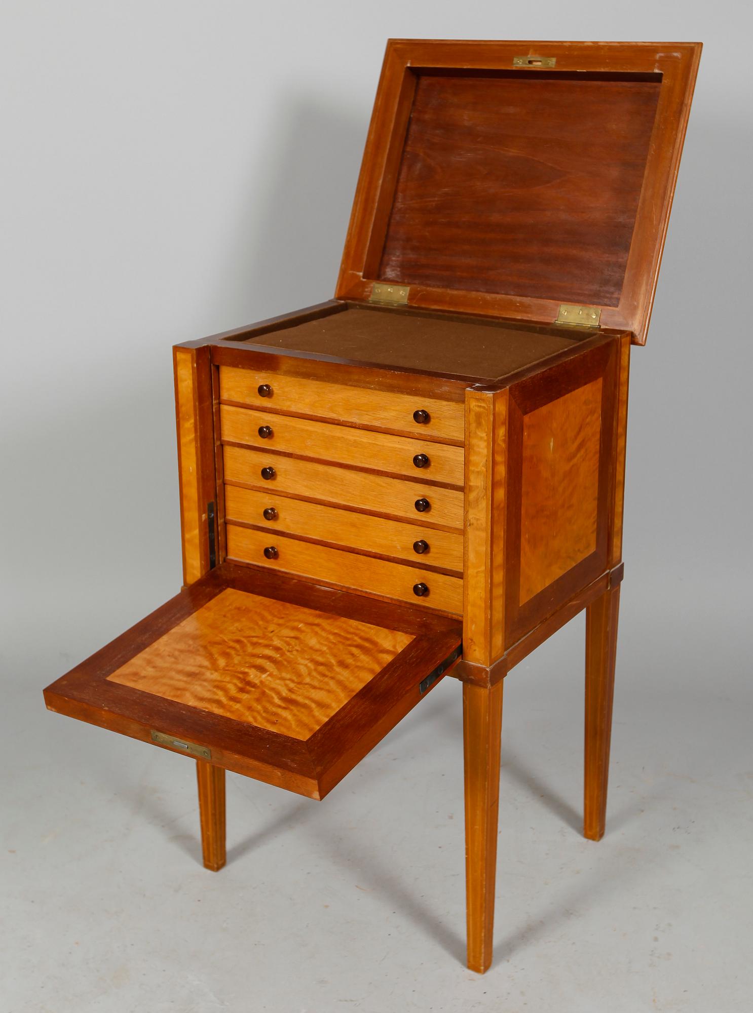 BESTICKSCHATULL, sengustaviansk stil, 1900-talets mitt.