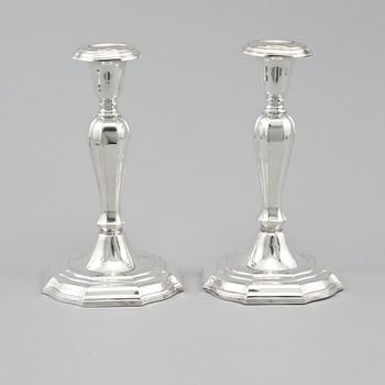 LJUSSTAKAR, ett par, silver, C.G Hallberg, Stockholm, 1956.