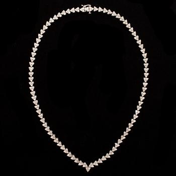 COLLIER, 14K vitguld, briljantslipade diamanter 267 st. Vikt 51,77 g. 2000-tal.