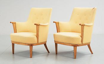 FÅTÖLJER, ett par. Carl Malmsten.