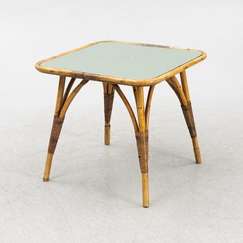 Fåtöljer, 4 st och bord, 1940/50-tal.