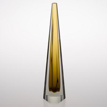 An "Obelisk" glass sculpture signed K. Franck, Nuutajärvi -64.