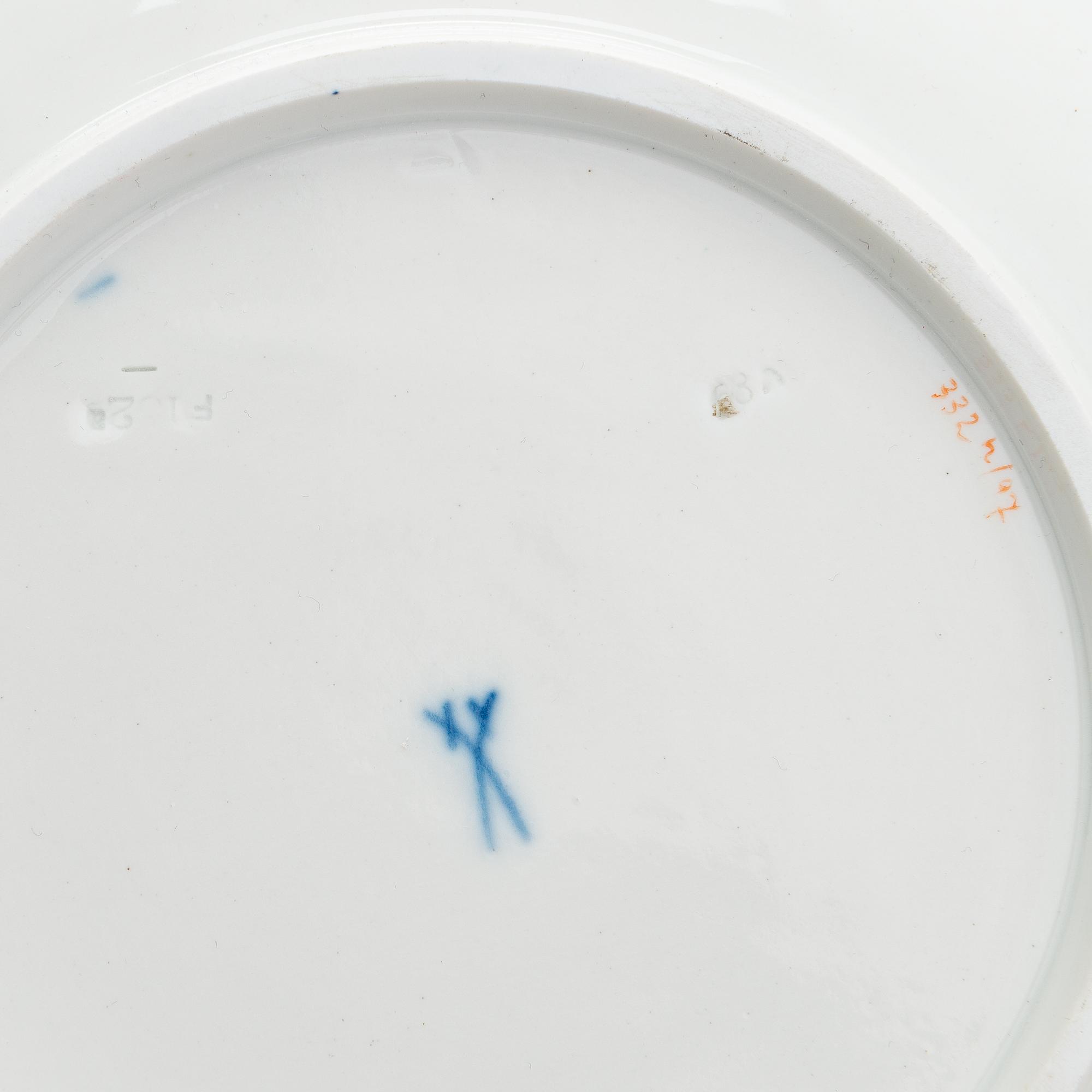 A 20th century Meissen porcelain dish.